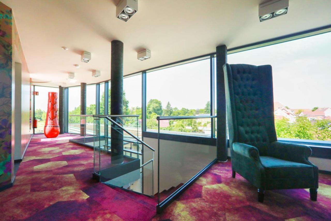 Spree. Hotel Am Hafen Luebbenau Exterior photo